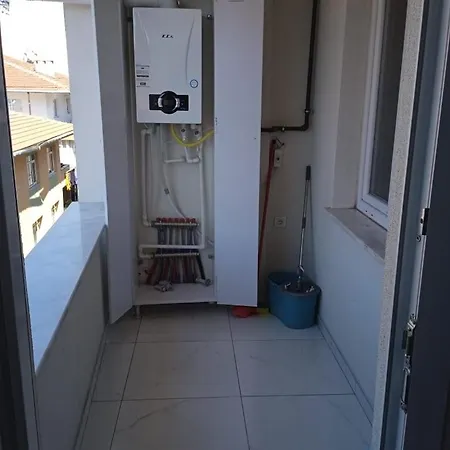Διαμέρισμα Cozy , Next To Metrubus Stn , European Side *