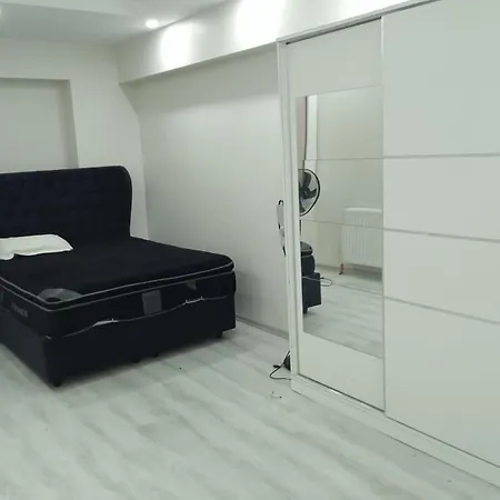 Cozy , Next To Metrubus Stn , European Side * イスタンブール