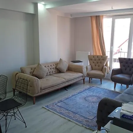 Cozy , Next To Metrubus Stn , European Side アパート イスタンブール